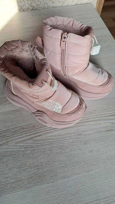 Сапожки на девочку. 26 размер.