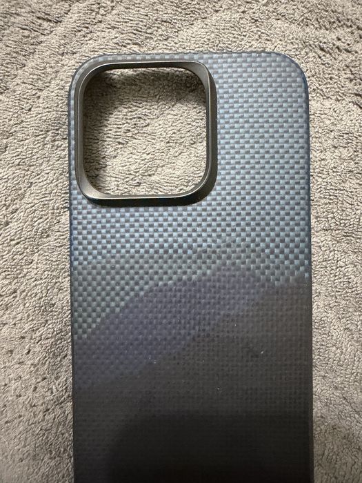 Продам чехол Pitaka на iPhone 15 pro