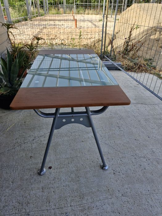 Трапезна стъклена маса