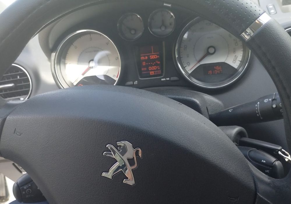 Vând Peugeot 308