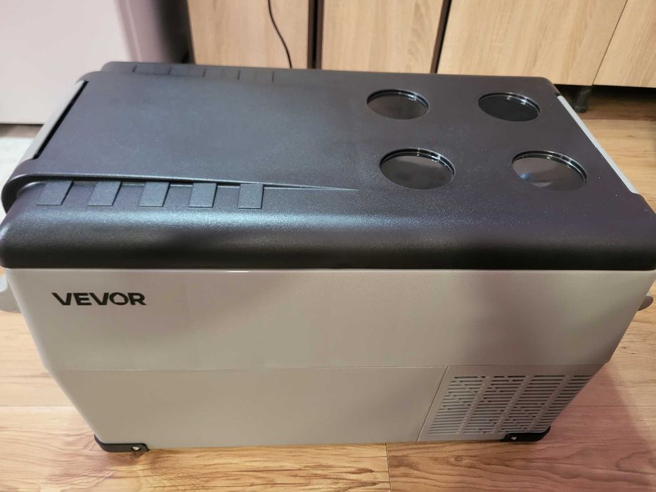 Нов къмпинг хладилник VEVOR 45L / 12v-24v-220v/ Компресор / Bluetooth!