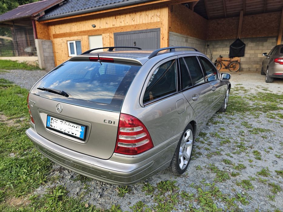 Vând Mercedes-Benz C220 CDI Avantgarde 2.2 Diesel – 150 CP – 2007
