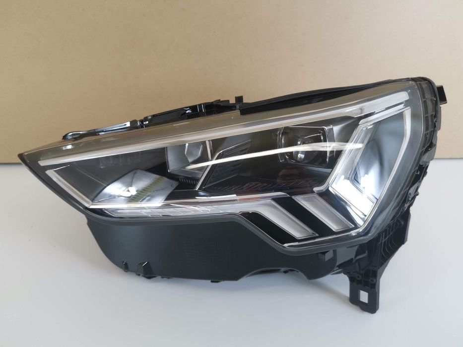 Ляв фар Led Ауди Q3 / Lqv far Led Audi Q3 F3 Оригинален В добро състоя