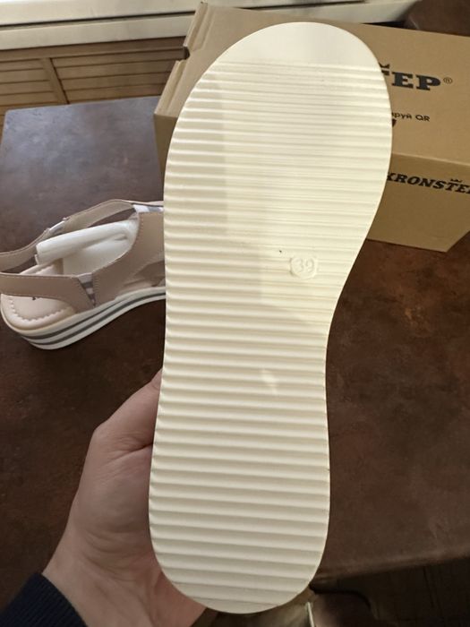 Босоножки женские KRONSTEP