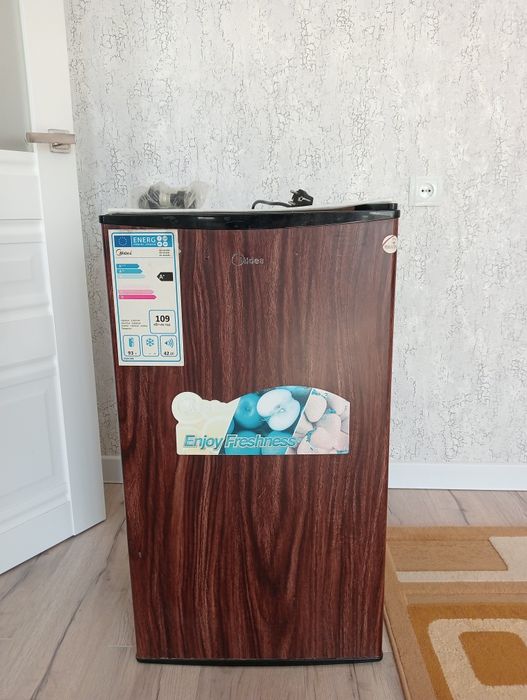 Продам холодильник 83см