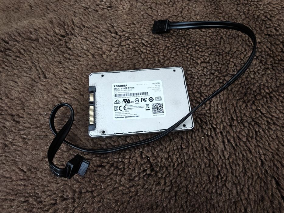 Ssd 1tb toshiba + cablu