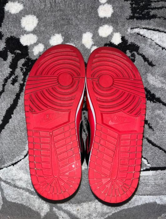 Adidasi AIr Jordan 1 red and black