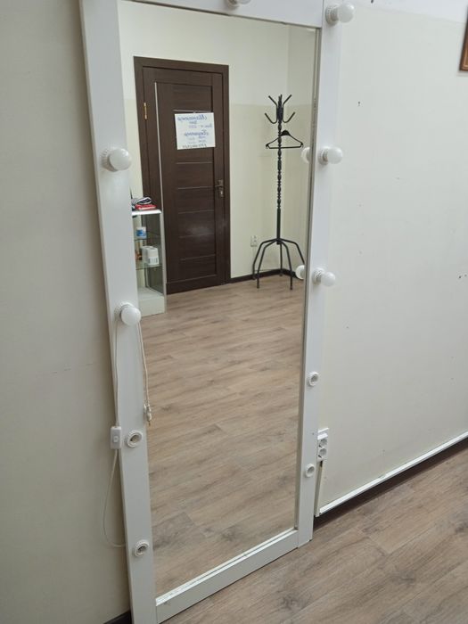 Зеркало для салона красоты