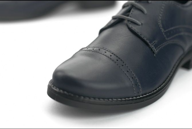 Детски официални обувки в тъмно син цвят, естествена кожа 33 номер