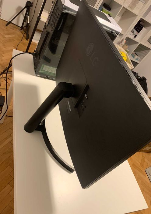 PC Gaming i7-10700F + RTX 2060 + Monitor LG 27” QHD - Stare impecabilă