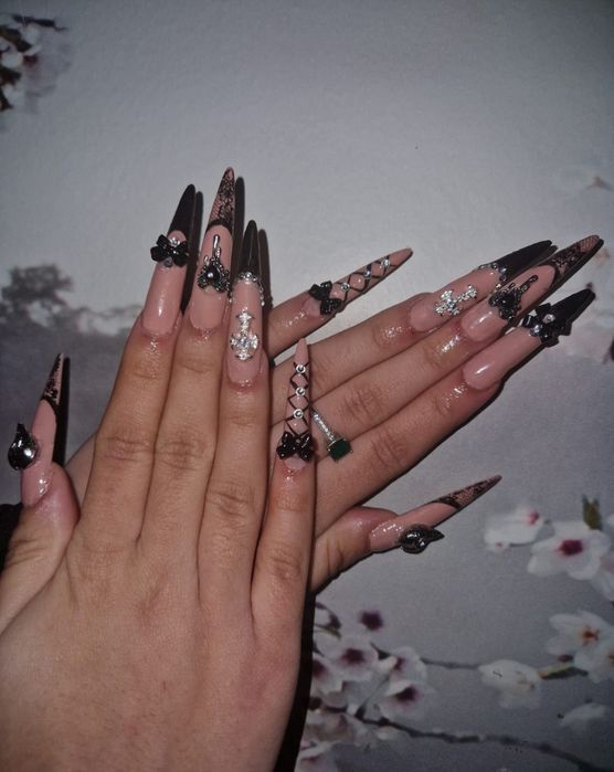 Manichiura unghii cu gel