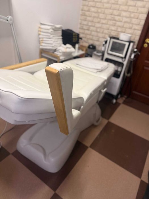 Електрическа кушетка  (4 мотора) 203 х 63/84 х 65/93 см бяла