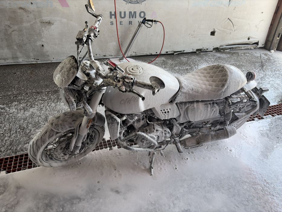 CYCLONE RE-3 Cafe Racer ZS-400 в идеальном состоянии