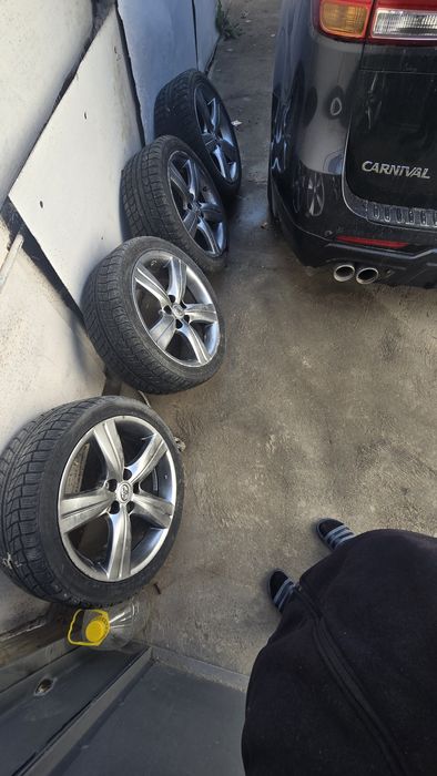 комплект дисков с шинами