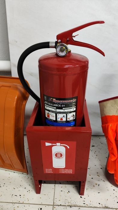 Подставка для огнетушителя