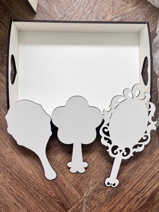 Tavi lemn (mdf )  blanc oglinzi seturi mot si seturi mire/mireasa