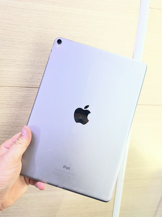 Apple iPad Pro 10.5. (A1701)