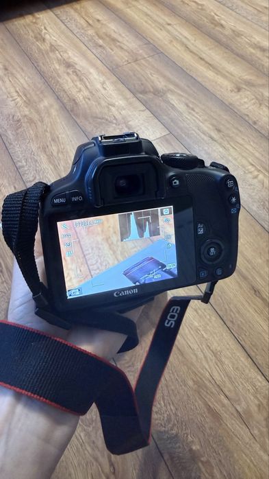 Aparat foto Canon eos 100D