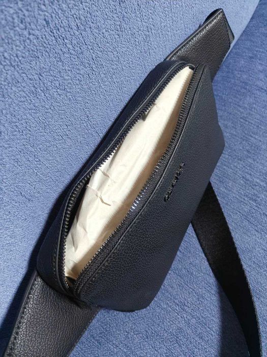 Бананка новая, Calvin Klein.