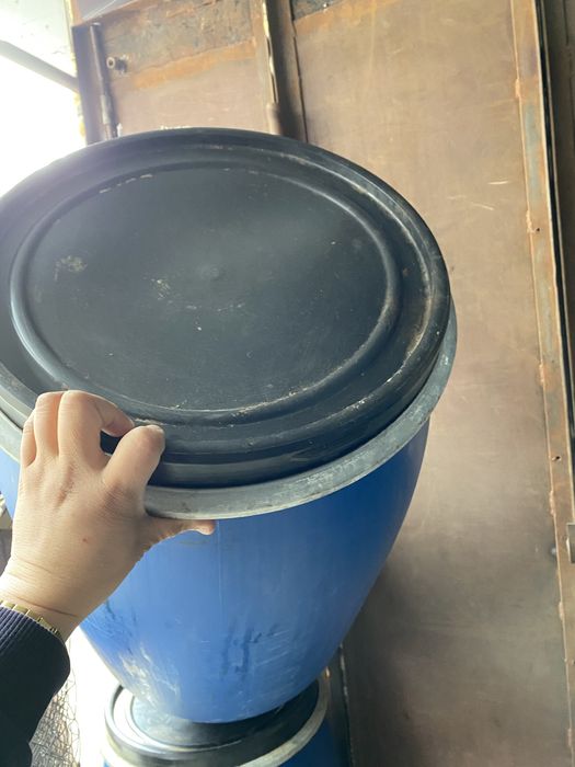 Продам бочку 140л