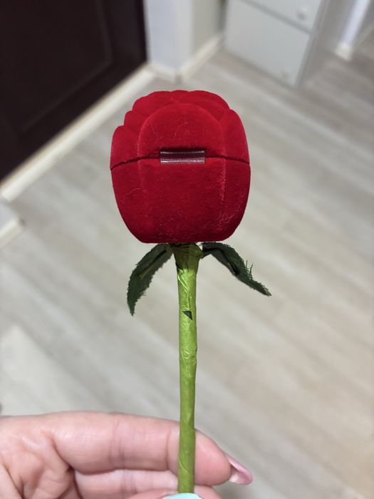 Cutie de bijuterii inel - forma trandafir