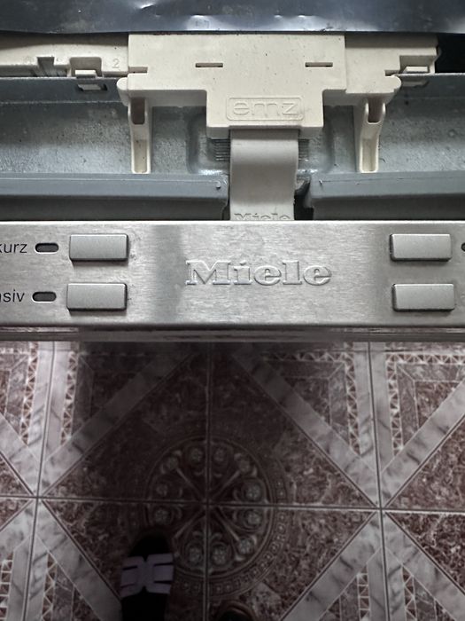 Mașină de spălat vase Miele