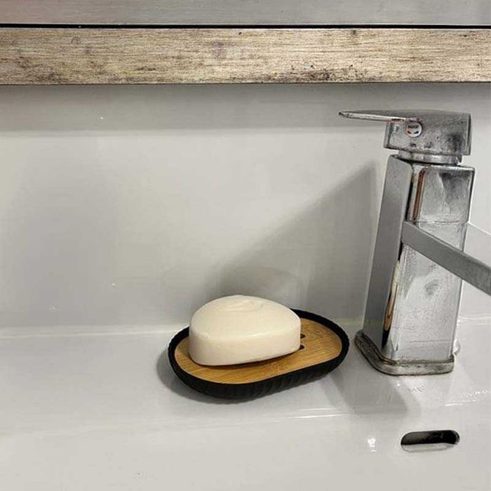 Сапунерка с бамбукова вложка и отвори за оттичане
