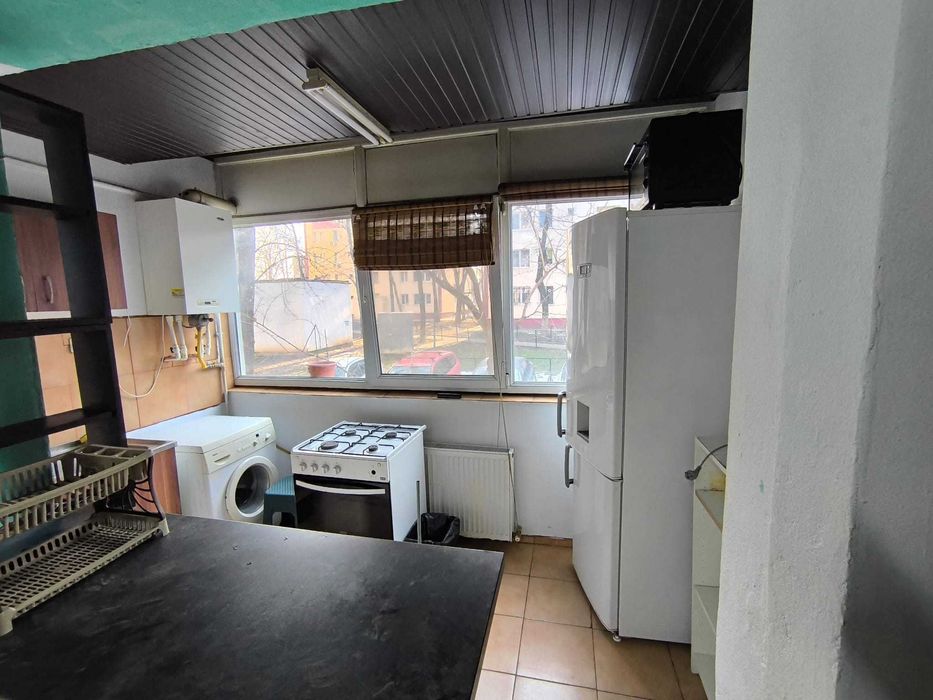 Garsoniera modesta la 7 min de metru Aparatorii Patriei