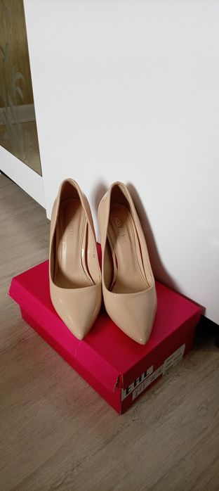 Продам  женские туфли