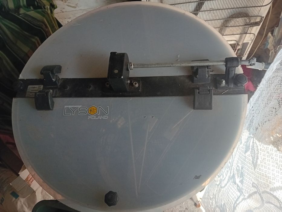 Vând centrifuga manuală Lyson 4 Rame