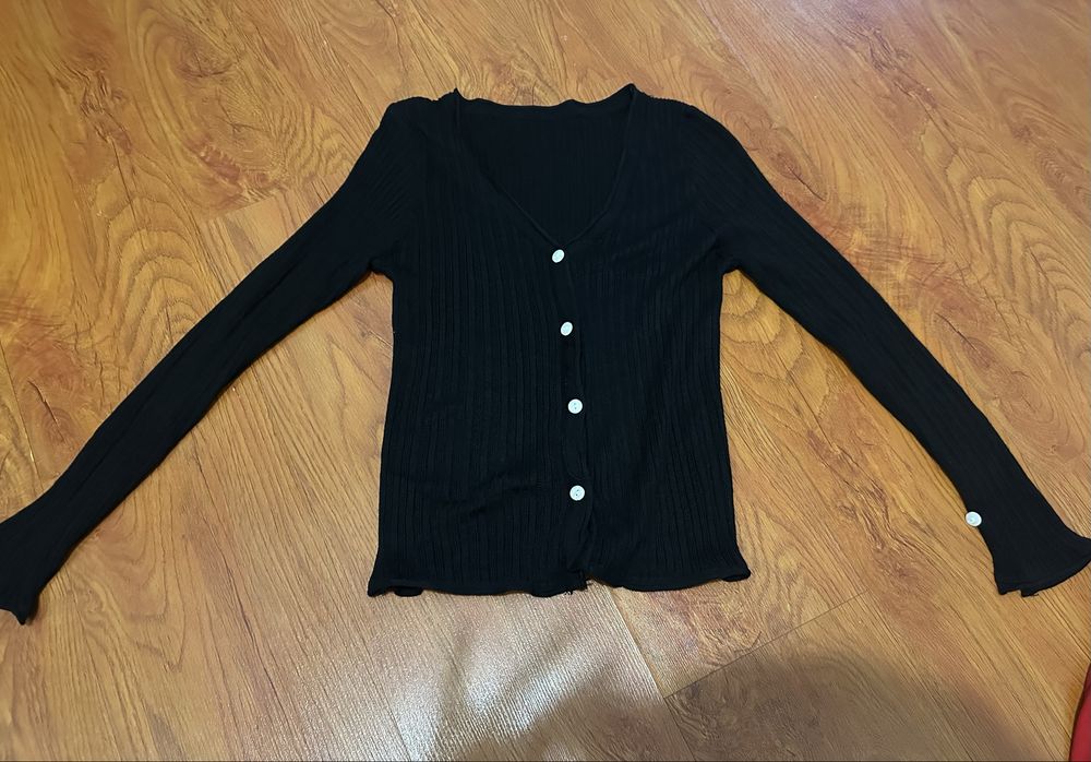 разгрузка одежды молодежной