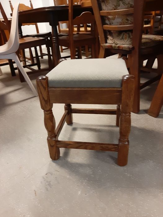 Scaun lemn masiv taburet