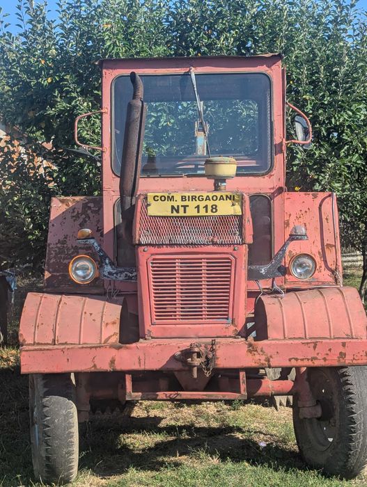 Vând tractor U650+disc și plug