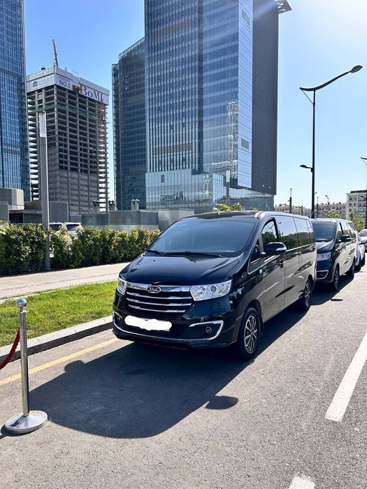 TAXI Jac M3 miniven 8+1 o‘rindiqli. UZB bo‘ylab avtotranspor xizmati.