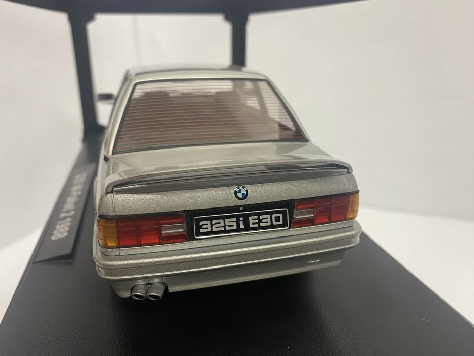 KK SCALE BMW 325i E30 M-Paket 2 an 1988 machetă auto scara 1:18 24 cm