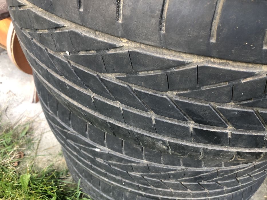 Vand 3 anvelope goodyear excelence suv 235/55/r19 m+s, am si vara