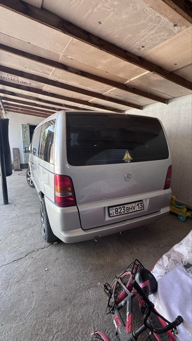 Mersedes benz vito 2003
