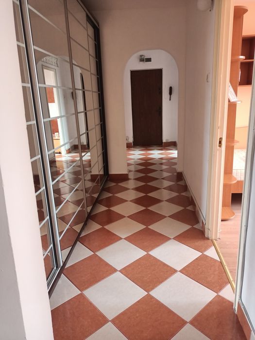 Ofer spre închiriere apartament cu trei camere, direct proprietar, fără agenție — fotografia 1
