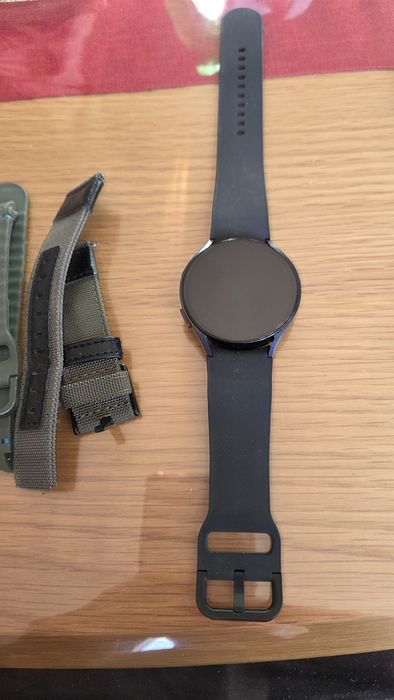 Смарт часовник Samsung Galaxy watch 6