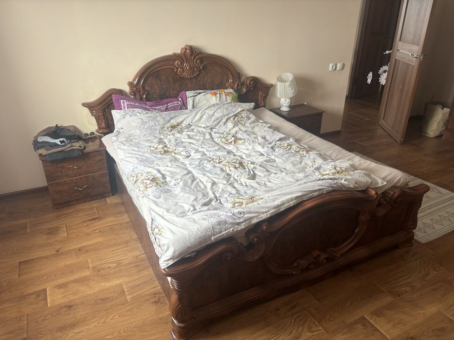 Спальный гарнитур