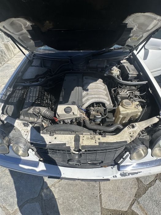 Mercedes- Benz E 300  3.0 D  automatic