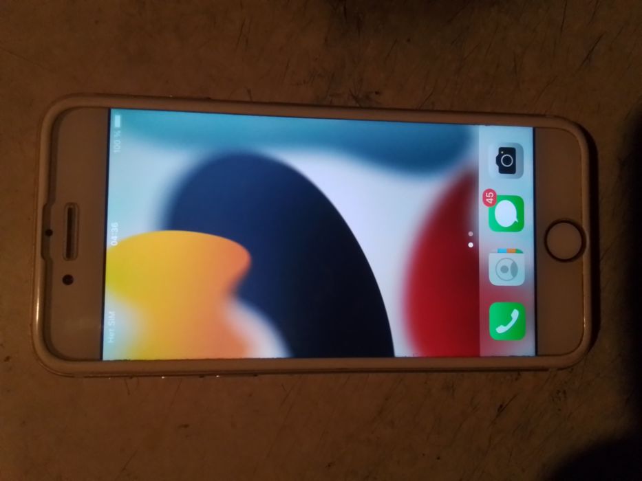 Продам IPhone 7  .