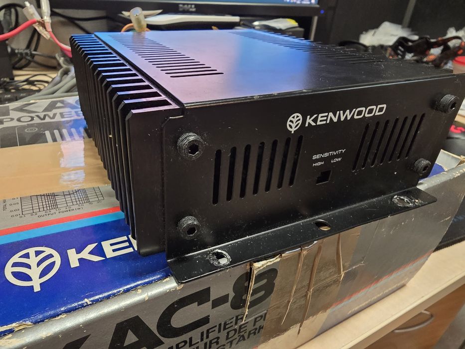 Radiocasetofon auto Kenwood krc-722 cu amplificator kac-887