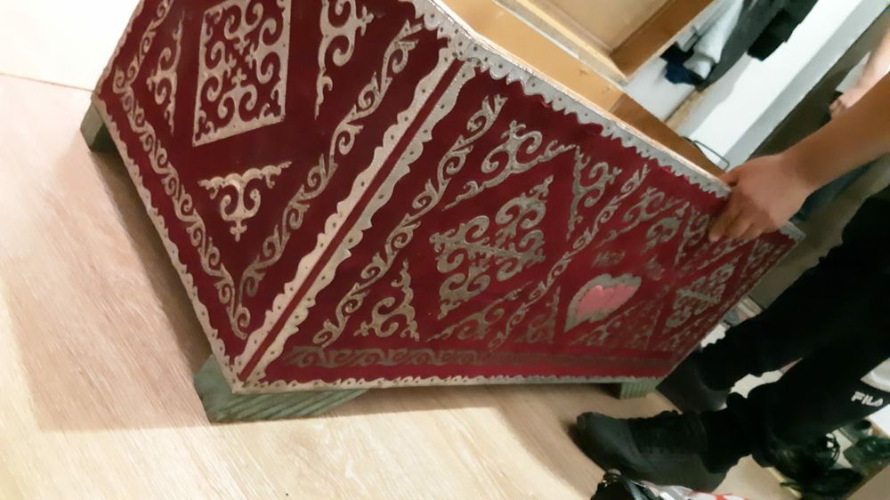 Продам большой сундук.