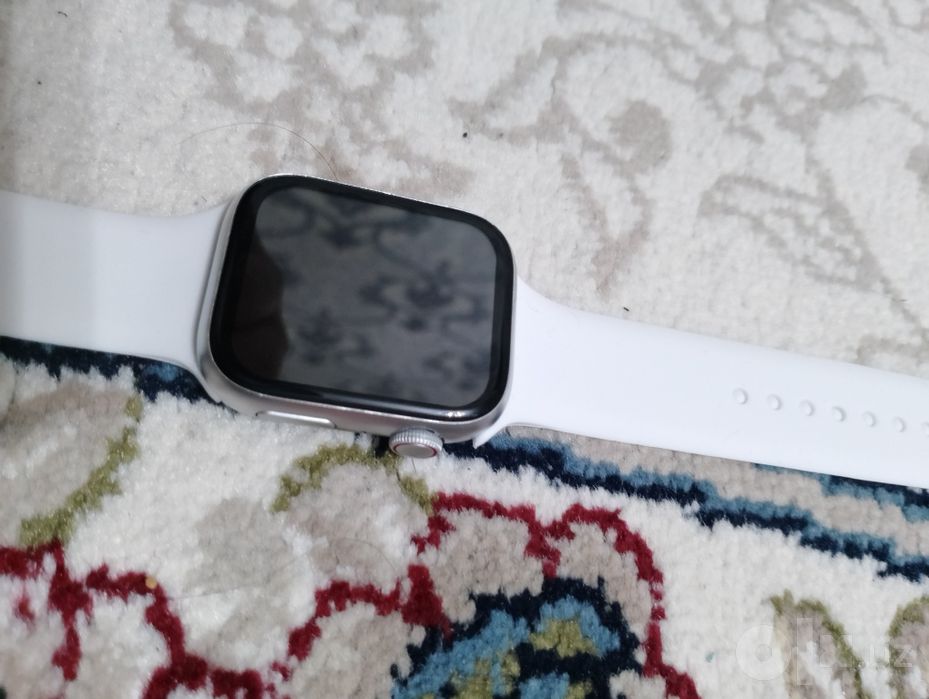 Smart watch sotiladi tozaa