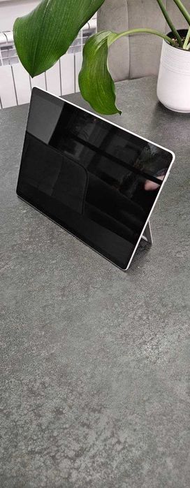 Microsoft Surface Pro 8 (i5-1145G7 / 16 ГБ / 512 ГБ SSD) — идеал