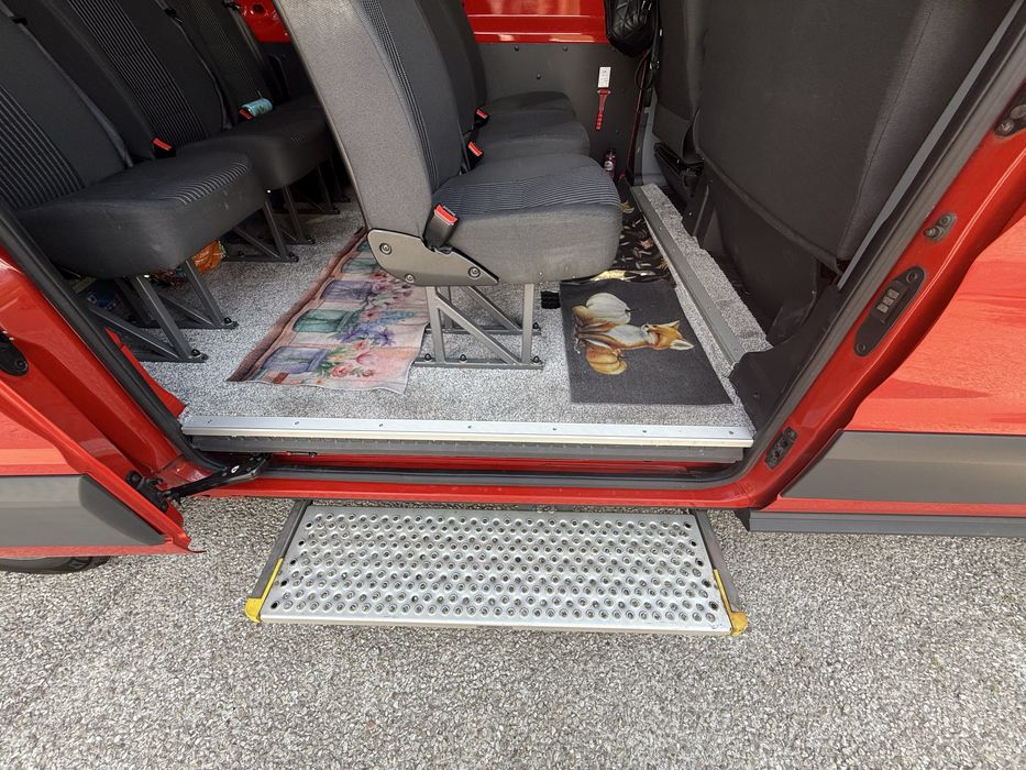 Inchiriere Microbuz duba 8+1 locuri.. Ac fata/spate . Full Casco