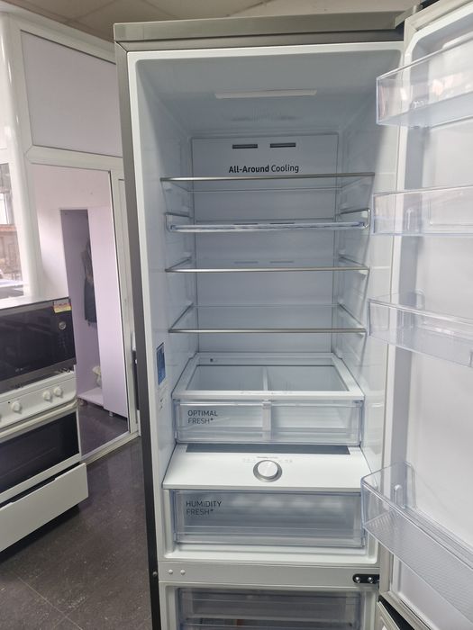 Хладилник с фризер Samsung 200 см 400 литра