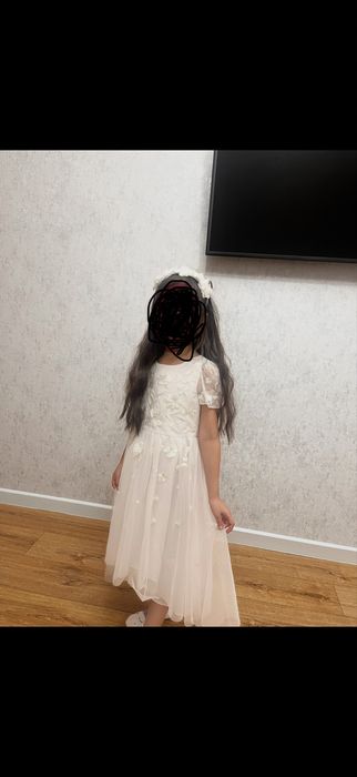 Продам нежное для девочки 6-7 лет