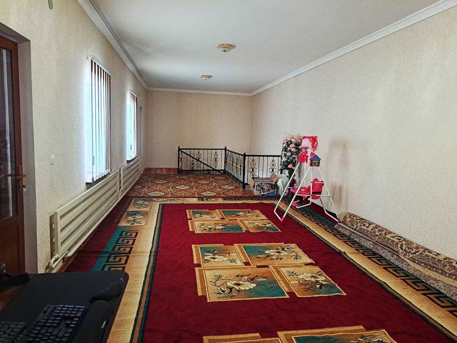 Продается 2х етажный дом в центре города(Ориентир Узгазоил)